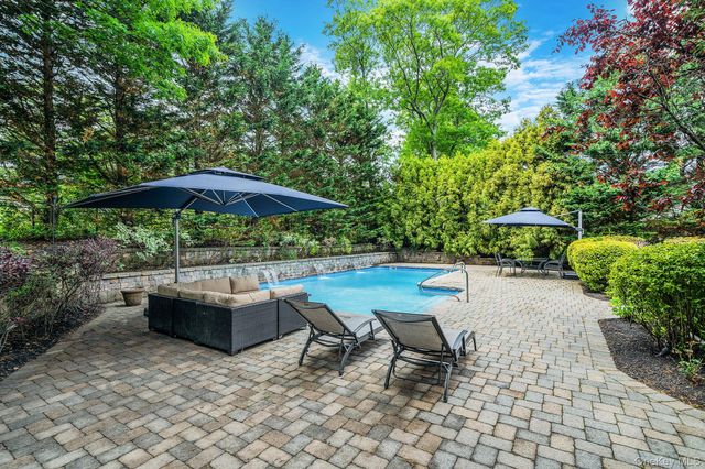 24 4th Avenue, Rocky Point, NY 11778