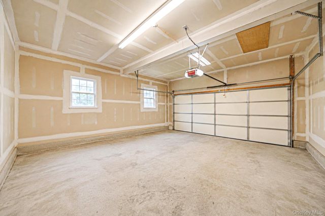 24 4th Avenue, Rocky Point, NY 11778