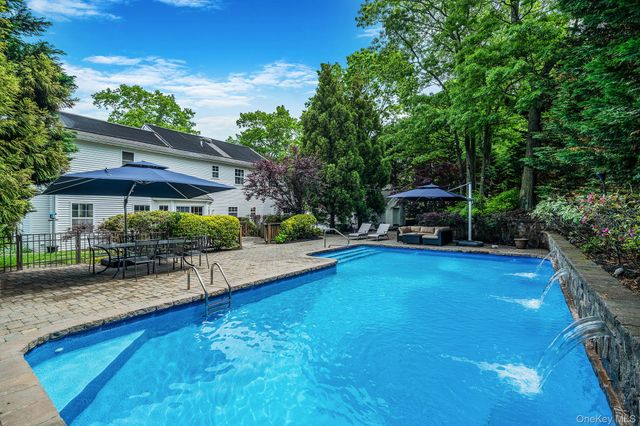 24 4th Avenue, Rocky Point, NY 11778