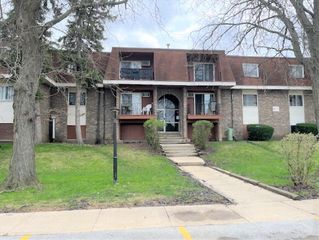 575 Heritage Drive 306, Hoffman Estates, IL 60169