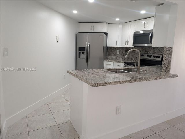 10245 NW 9th Street Cir 210-9, Miami, FL 33172