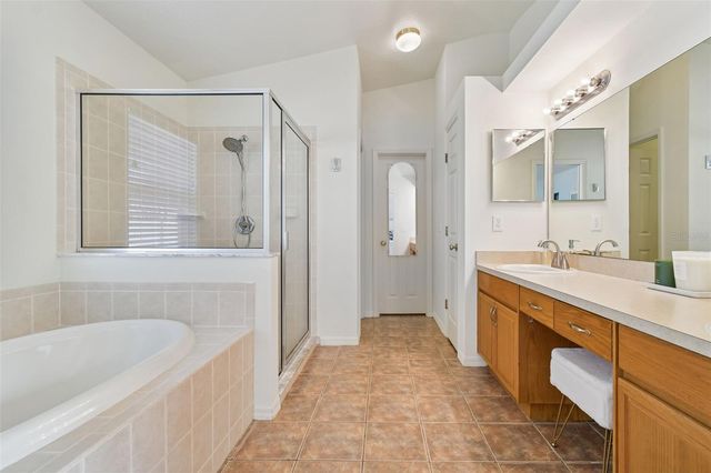 2706 VALENCIA GROVE DRIVE, Valrico, FL 33596