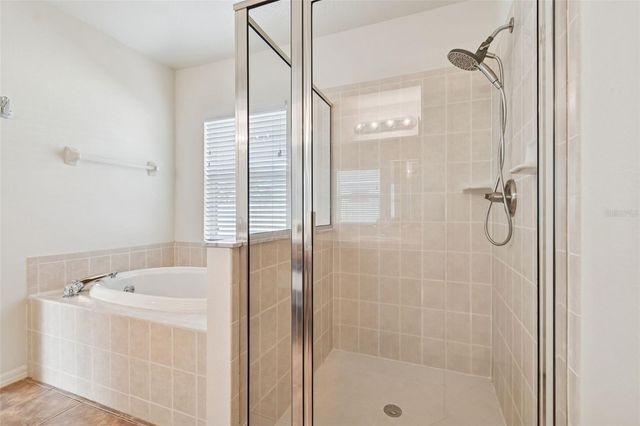 2706 VALENCIA GROVE DRIVE, Valrico, FL 33596