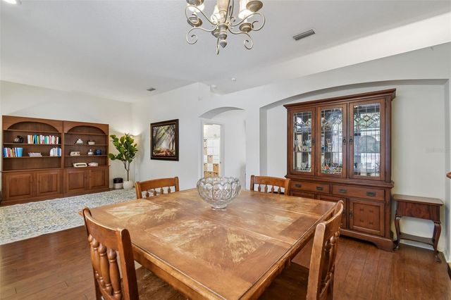 2706 VALENCIA GROVE DRIVE, Valrico, FL 33596