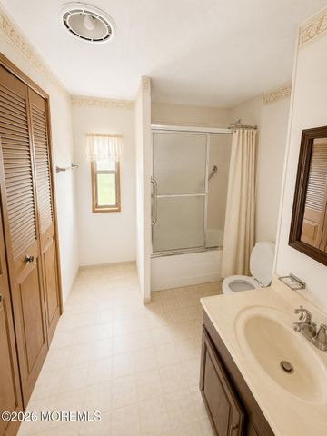 4 Wren Court, Whiting, NJ 08759