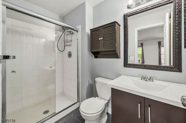 21 Balboa Ln, Franklin Twp., NJ 08823