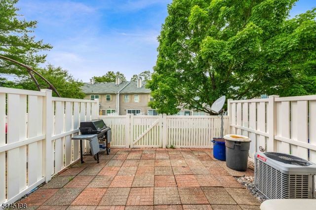 21 Balboa Ln, Franklin Twp., NJ 08823