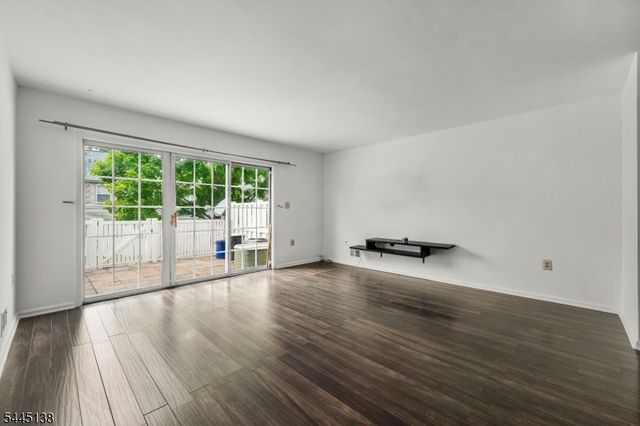 21 Balboa Ln, Franklin Twp., NJ 08823