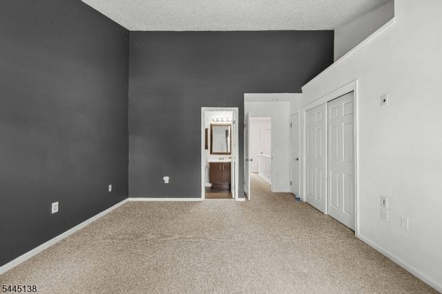 21 Balboa Ln, Franklin Twp., NJ 08823