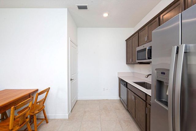 7647 NW Old Grove Lane, Port St. Lucie, FL 34987