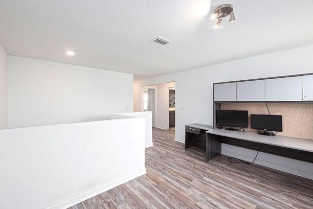 7647 NW Old Grove Lane, Port St. Lucie, FL 34987