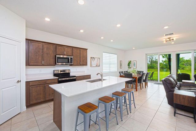 7647 NW Old Grove Lane, Port St. Lucie, FL 34987