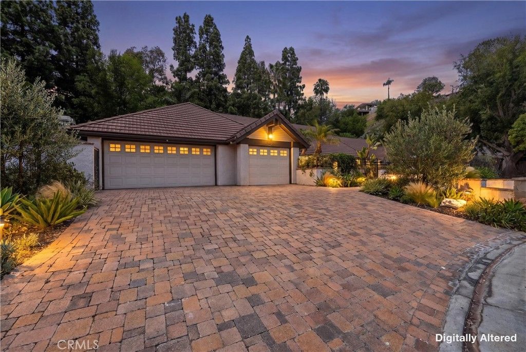 Image 1 of property listing at 1812 Overview Circle, North Tustin, CA 92705