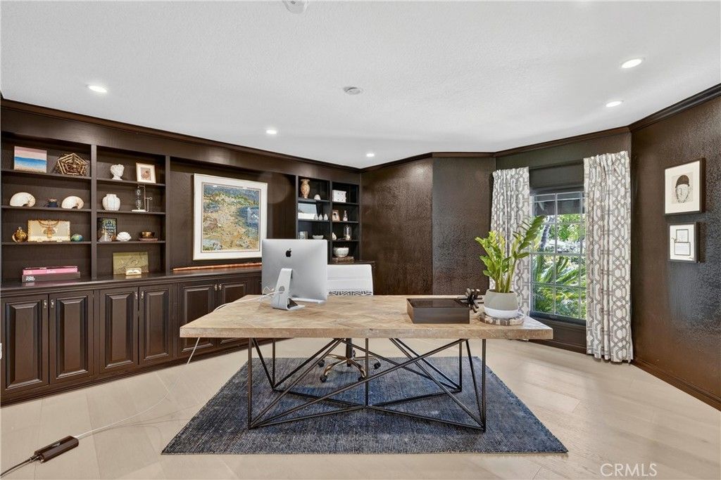 Image 12 of property listing at 1812 Overview Circle, North Tustin, CA 92705