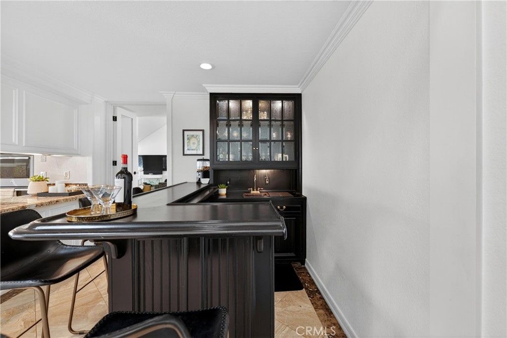 Image 15 of property listing at 1812 Overview Circle, North Tustin, CA 92705