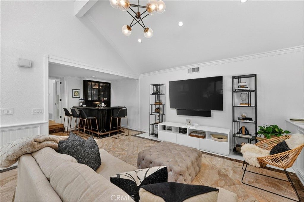 Image 17 of property listing at 1812 Overview Circle, North Tustin, CA 92705