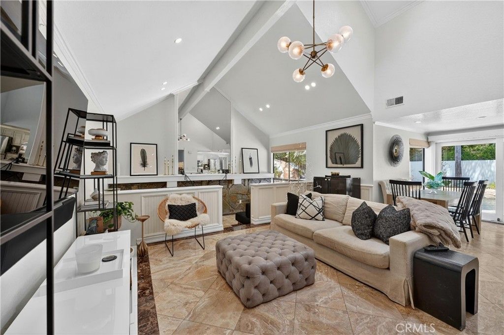 Image 19 of property listing at 1812 Overview Circle, North Tustin, CA 92705