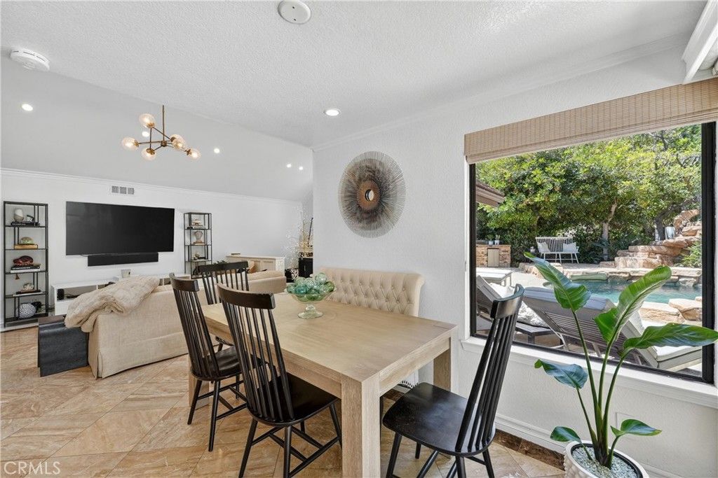 Image 25 of property listing at 1812 Overview Circle, North Tustin, CA 92705