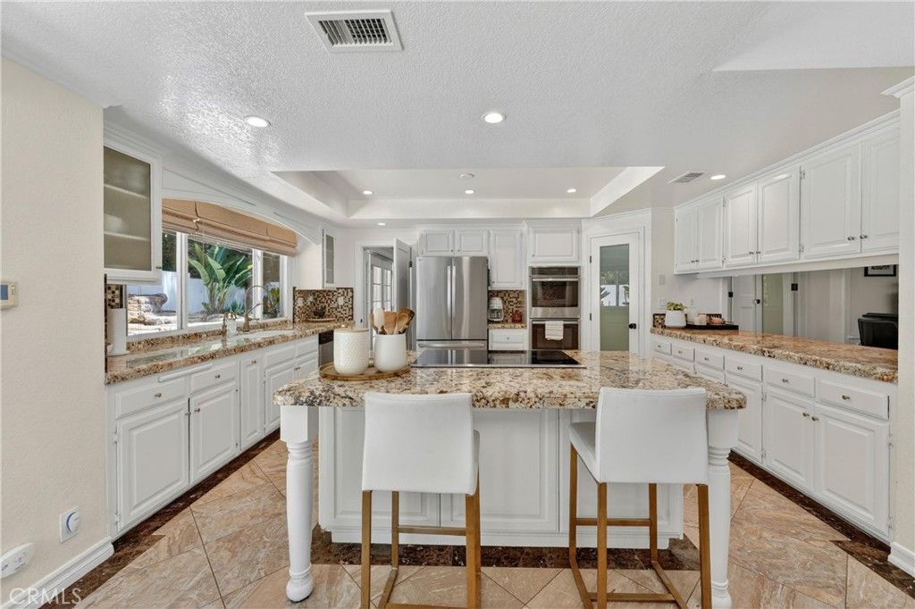Image 26 of property listing at 1812 Overview Circle, North Tustin, CA 92705