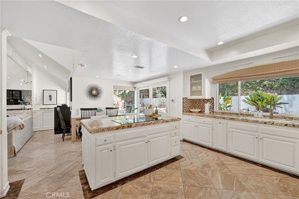 Image 30 of property listing at 1812 Overview Circle, North Tustin, CA 92705