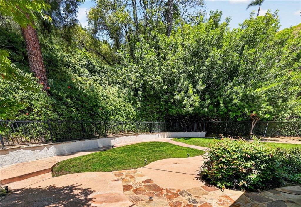 Image 65 of property listing at 1812 Overview Circle, North Tustin, CA 92705