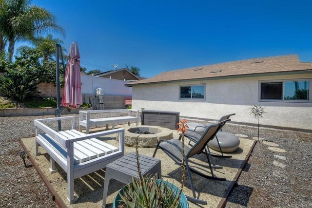 520 Starling Drive, Vista, CA 92083