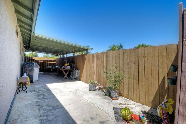 520 Starling Drive, Vista, CA 92083