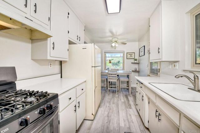 520 Starling Drive, Vista, CA 92083