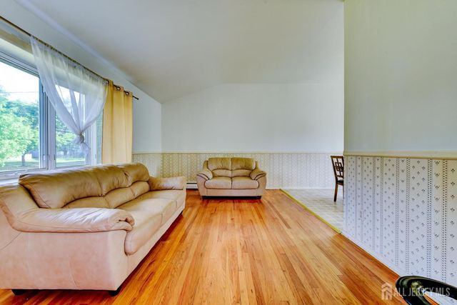 533 Ellis Parkway, Piscataway, NJ 08854