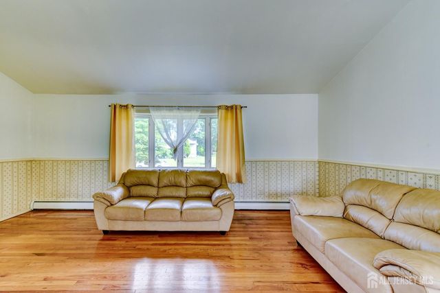 533 Ellis Parkway, Piscataway, NJ 08854