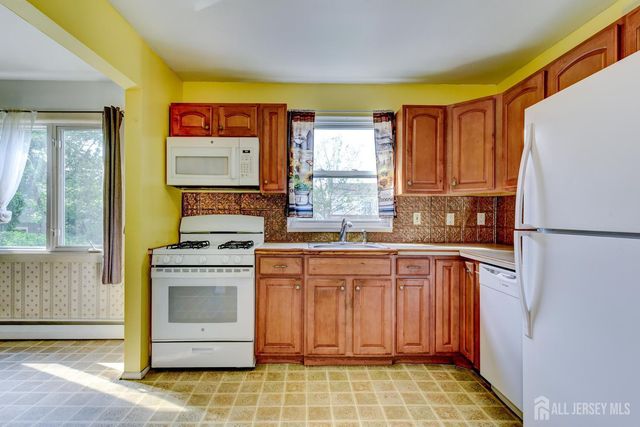 533 Ellis Parkway, Piscataway, NJ 08854
