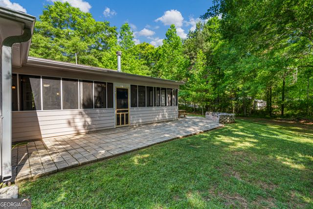 1389 Douglas Drive, Ellerslie, GA 31807