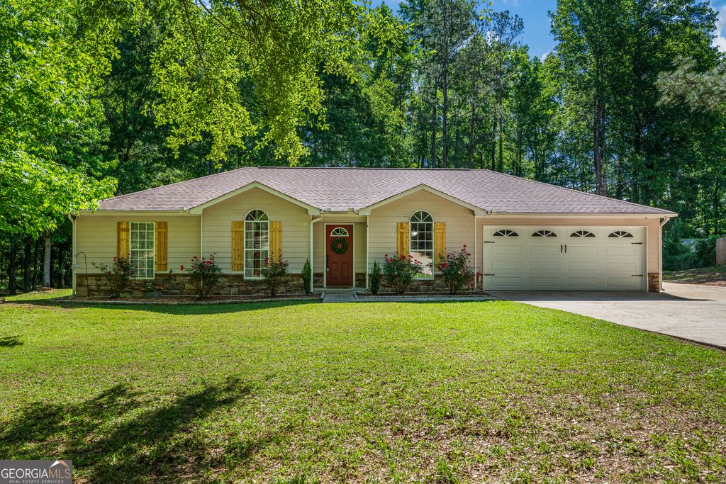 1389 Douglas Drive, Ellerslie, GA 31807