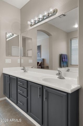 3605 E MEADOWVIEW Drive, Gilbert, AZ 85298