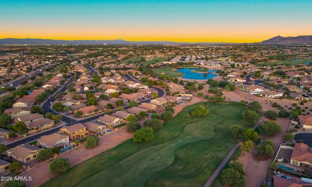 3605 E MEADOWVIEW Drive, Gilbert, AZ 85298