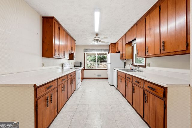 695 Teague Drive NW, Kennesaw, GA 30152