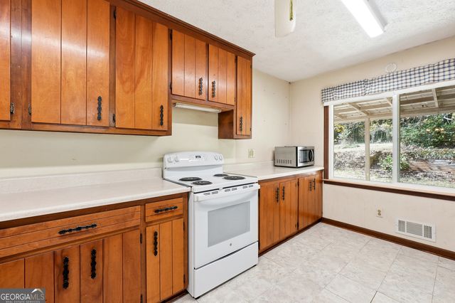 695 Teague Drive NW, Kennesaw, GA 30152