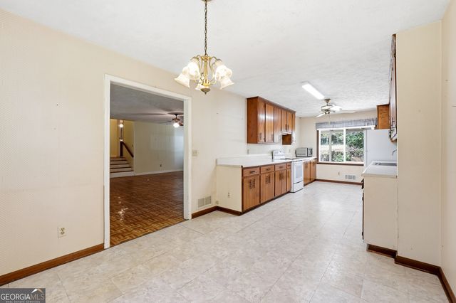 695 Teague Drive NW, Kennesaw, GA 30152