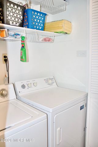 33 Balmoral Court, Matawan, NJ 07747