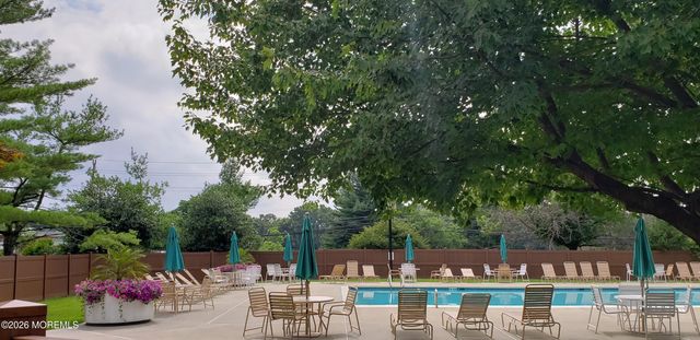 33 Balmoral Court, Matawan, NJ 07747