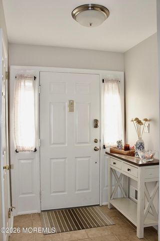 33 Balmoral Court, Matawan, NJ 07747