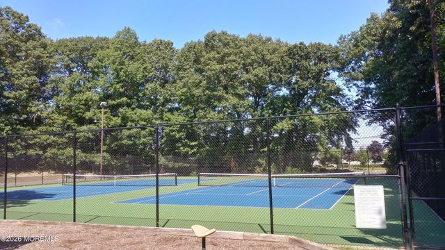 33 Balmoral Court, Matawan, NJ 07747