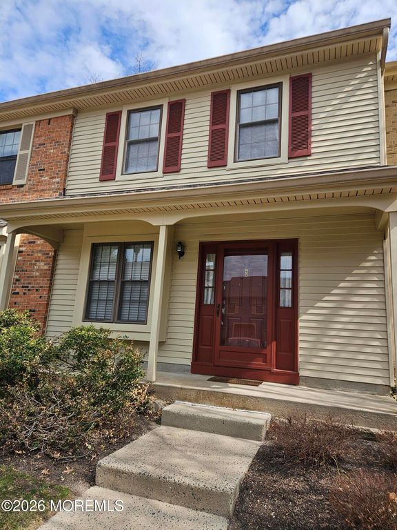 33 Balmoral Court, Matawan, NJ 07747