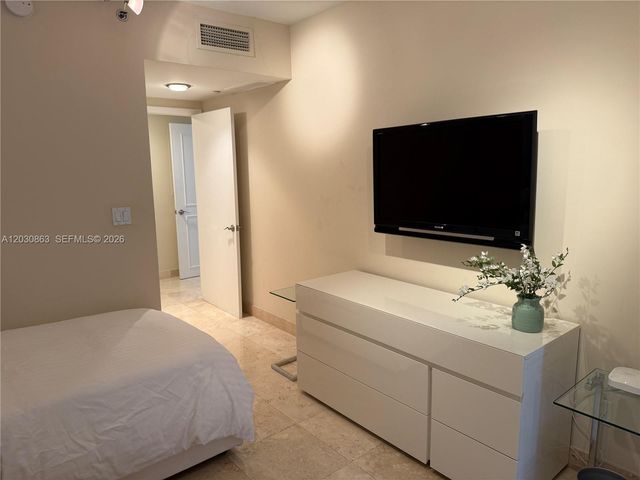 7000 Island Blvd 2403, Aventura, FL 33160