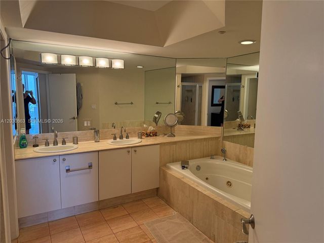 7000 Island Blvd 2403, Aventura, FL 33160