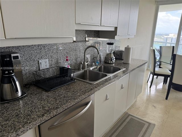 7000 Island Blvd 2403, Aventura, FL 33160