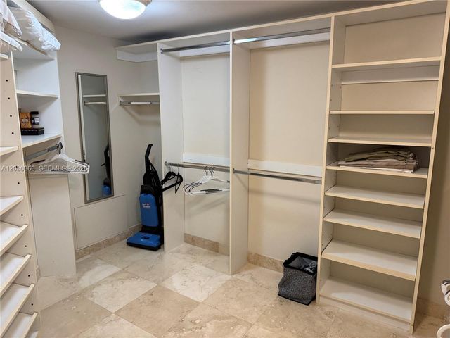 7000 Island Blvd 2403, Aventura, FL 33160