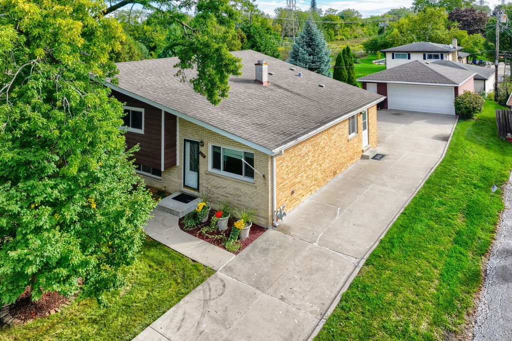 829 N Howard Avenue, Elmhurst, IL 60126 — photo 2