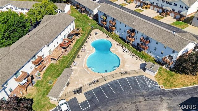 885 Delray Drive H, St Peters, MO 63376