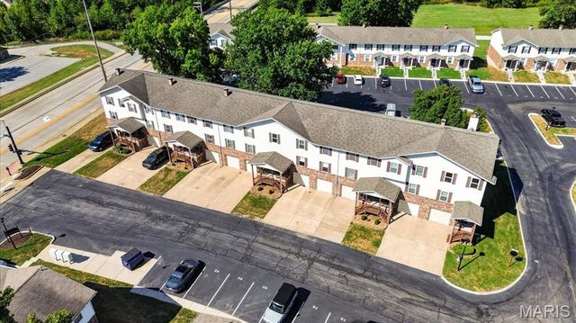 885 Delray Drive H, St Peters, MO 63376
